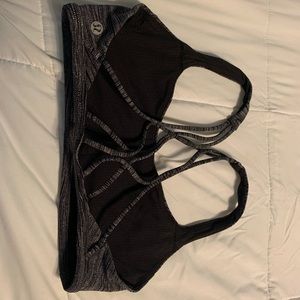 Lululemon sports bra